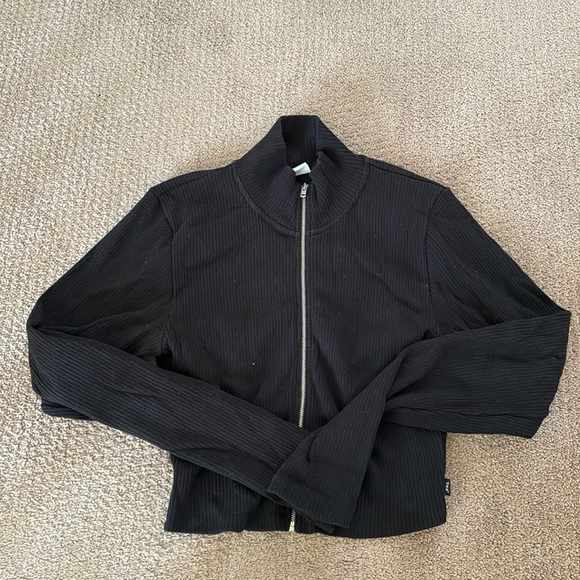 Aritzia cropped zipper shirt size large - Picture 1 of 3